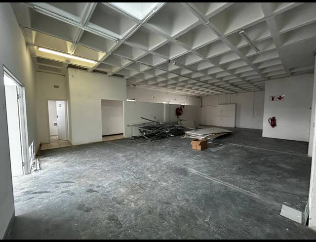 230M² WAREHOUSE TO LET IN WYNBERG